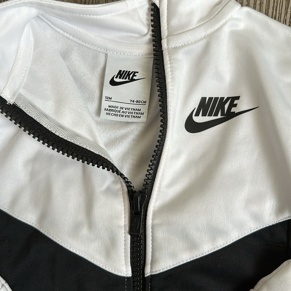 Nike Matching Set - Picture 3 of 6